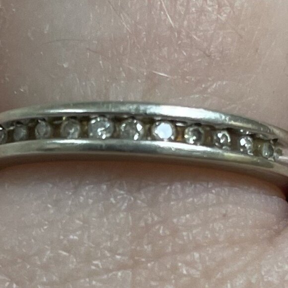 1/10 CT. T.W. Diamond Wedding Band in 10K White Gold US 7 Anniversary Engagement - Picture 4 of 8